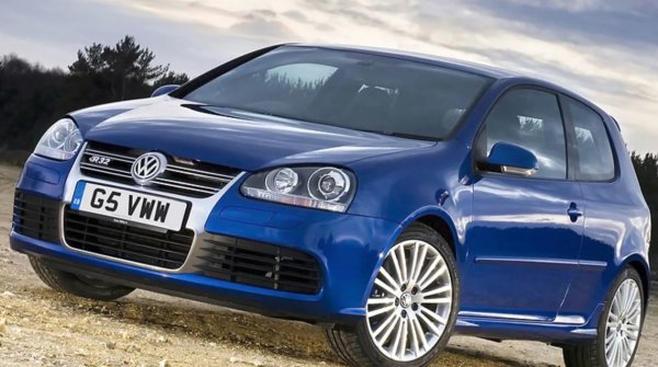 Това е последният модел на Golf с 3,2-литров V6 двигател. Под капака крие цели 256 к.с. Тези родени състезатели могат да бъдат намерени и за 5000 евро. Но ако се разровите повечко, срещу още 1000-12000 евро ще се уведите с модел от 2006 година на 100 000 км.